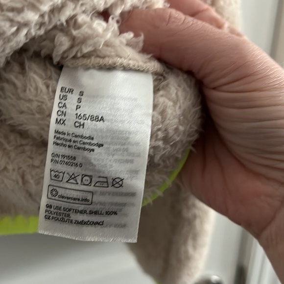 H&M Cream Fleece Jacket w/ Yellow Highlight - Picture 3 of 4
